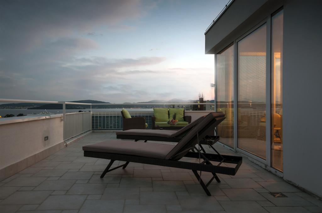 Sunset Penthouse Apartment With Jacuzzi And Seaview Zadar Exterior photo