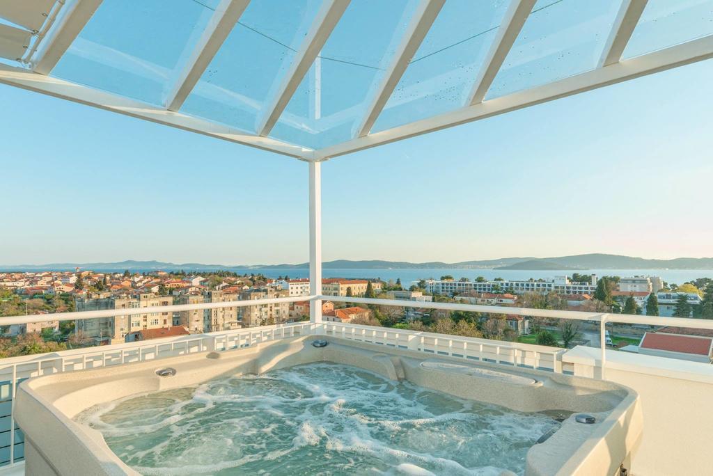 Sunset Penthouse Apartment With Jacuzzi And Seaview Zadar Exterior photo